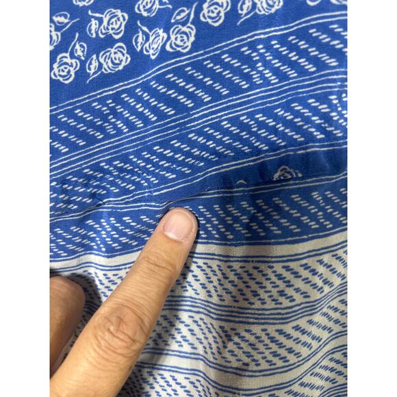 Edme & Esyllte Top 6 Blue White Floral Geometric Button 100% Silk Anthropologie - Picture 5 of 11